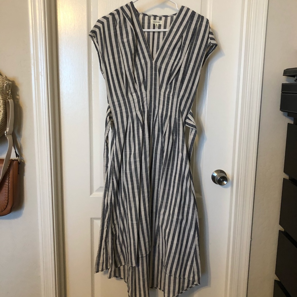 Max studio striped v neck tie waist dress